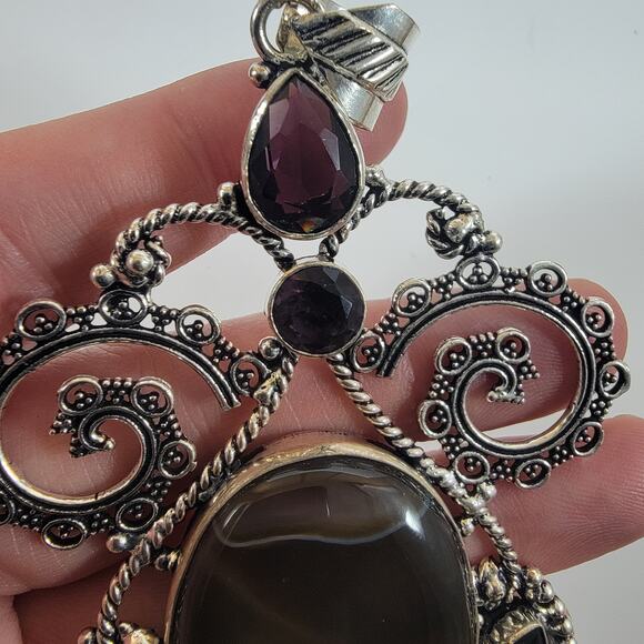 Sterling Silver Pendant with Striped Banded Agate and Faceted Garnet Stones - Picture 7 of 10